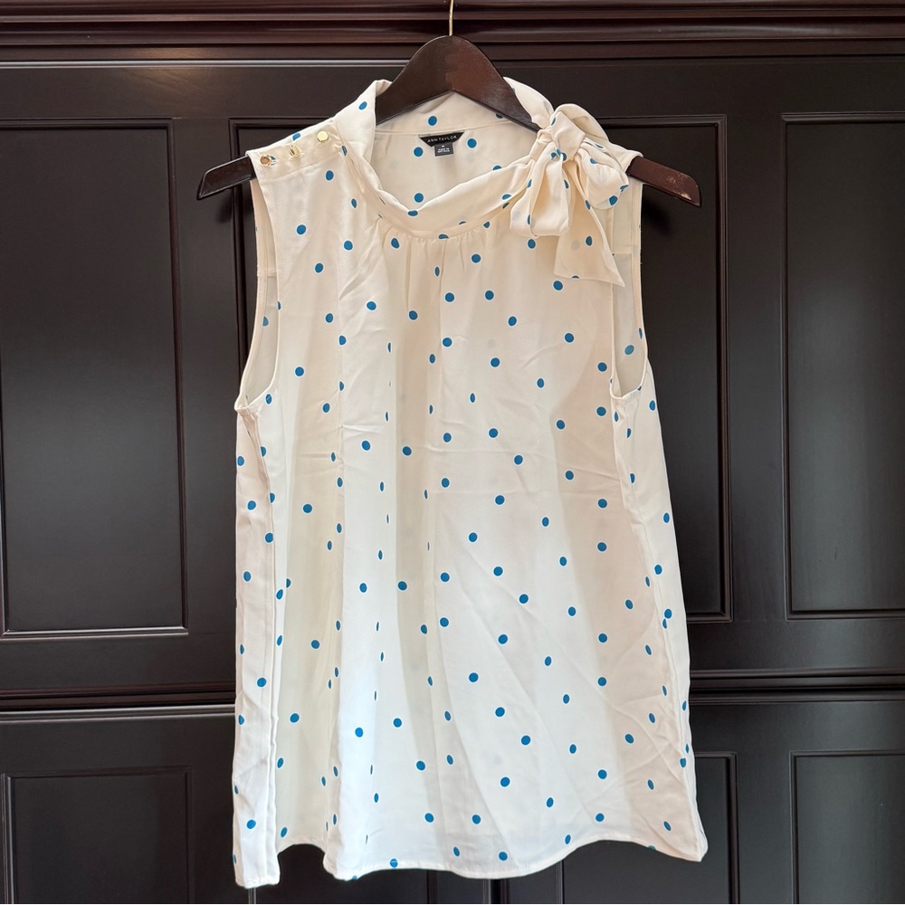 Ann Taylor size Medium Ivory Blue Polka Dot Sleeveless Top Bow Neck